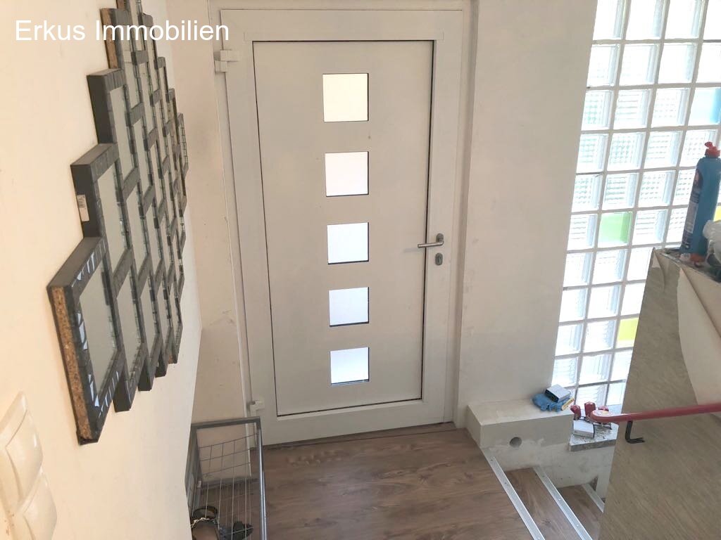 Freistehendes Haus mit Einliegerwohnung und schönem Garten!