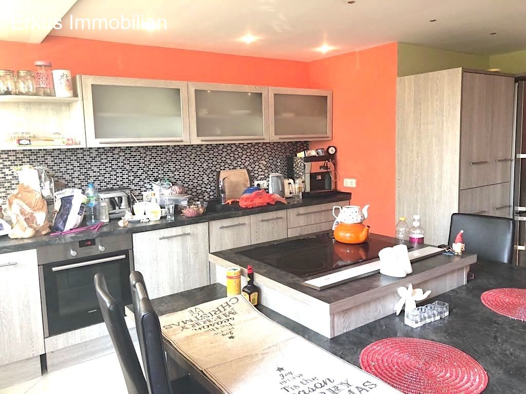 Freistehendes Haus mit Einliegerwohnung und schönem Garten!