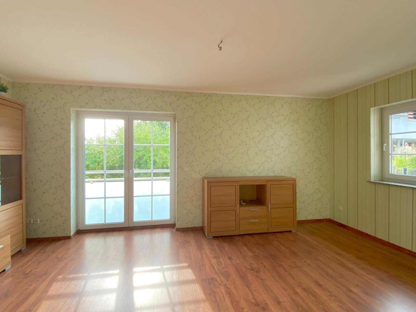 Ihr Traumhaus! Hochqualitativ, 3 Bäder, Doppelgarage, 2 Balkone, Terrasse