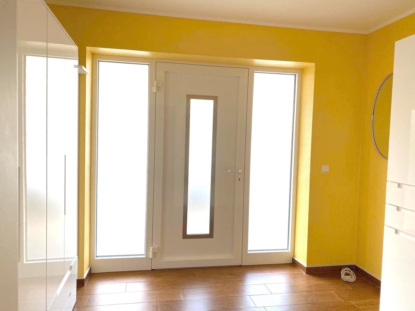 Ihr Traumhaus! Hochqualitativ, 3 Bäder, Doppelgarage, 2 Balkone, Terrasse