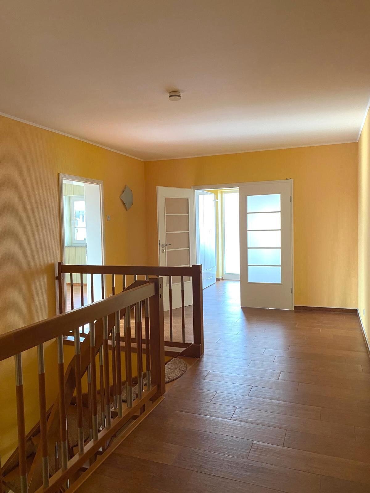 Ihr Traumhaus! Hochqualitativ, 3 Bäder, Doppelgarage, 2 Balkone, Terrasse