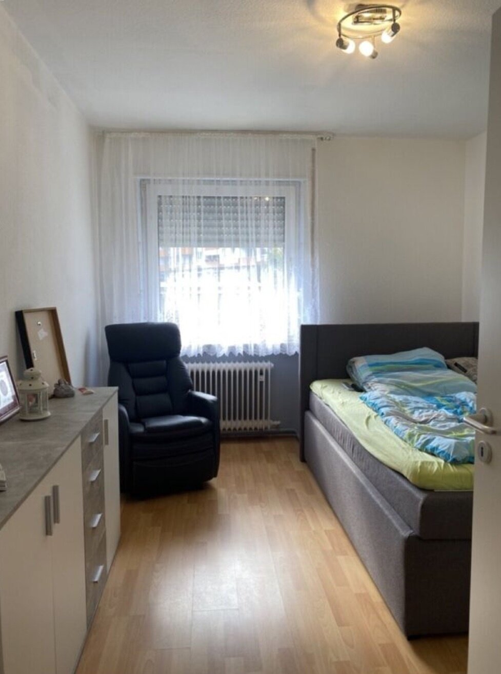 KL-Mitte: Geräumige 4,5 Zimmerwohnung im Erdgeschoss