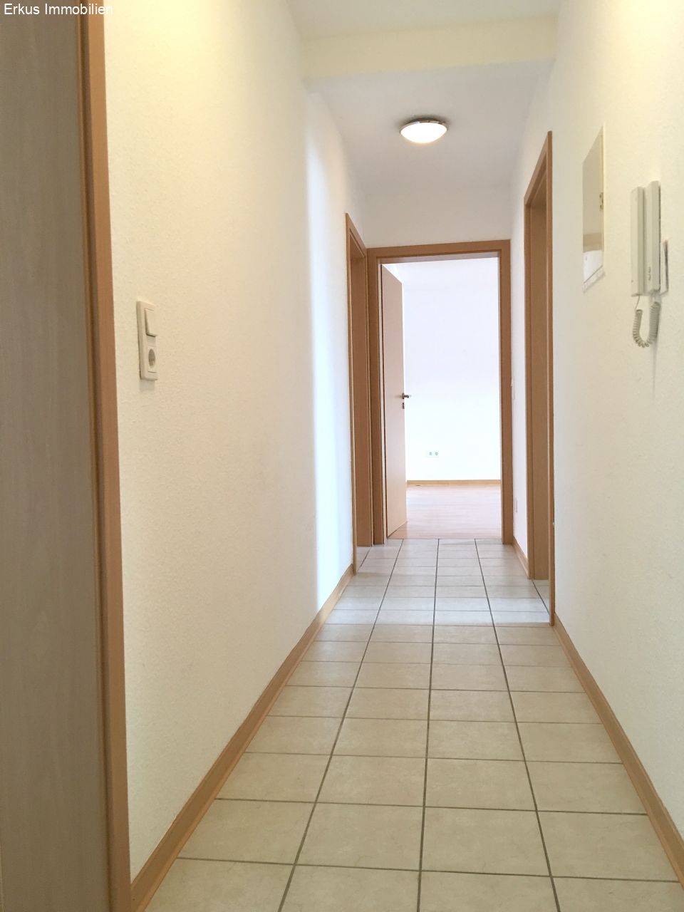 Gepflegte Dachgeschosswohnung für max 2 Personen, Nähe Pfalzklinikum-KL