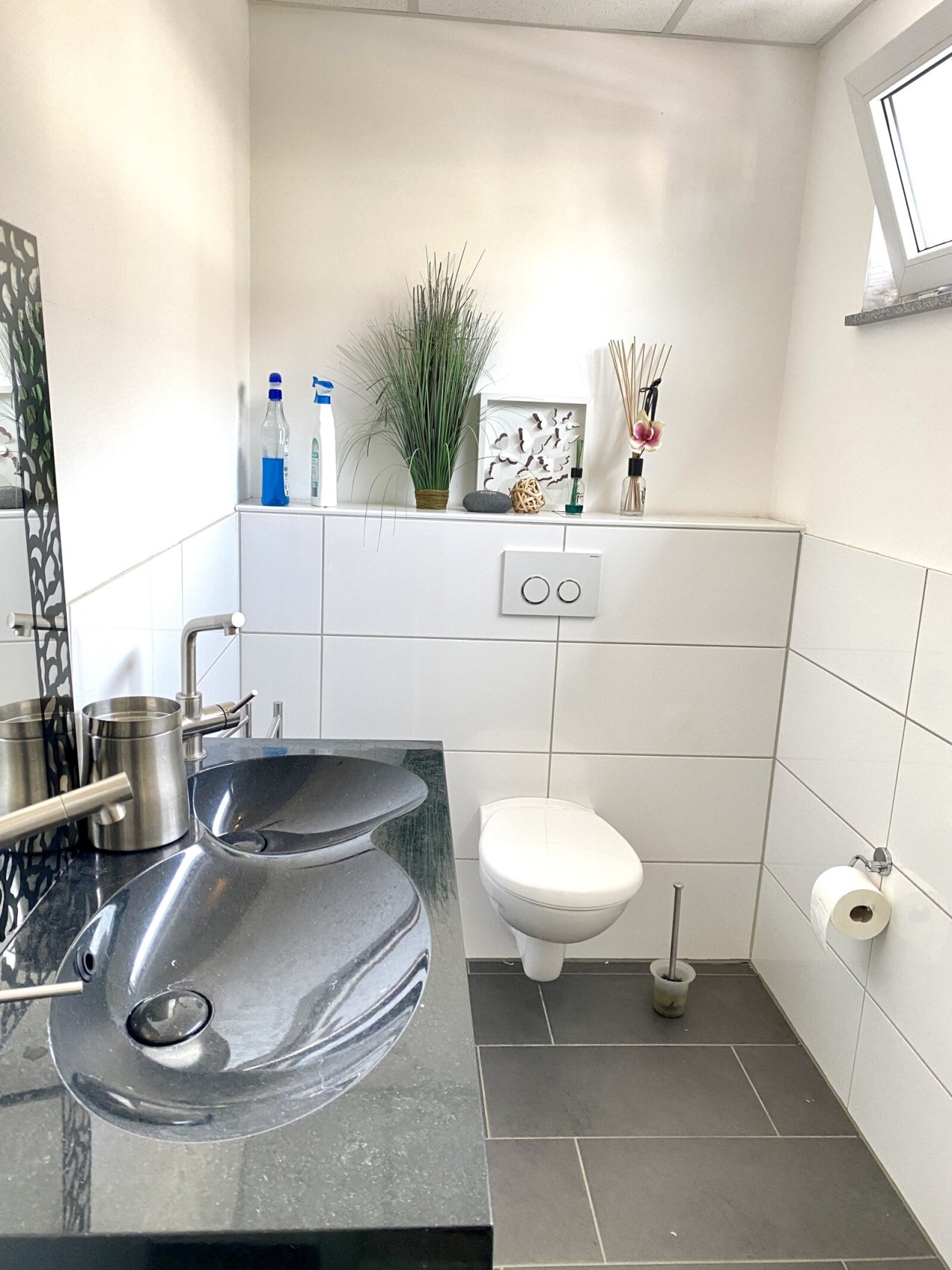 WC WC