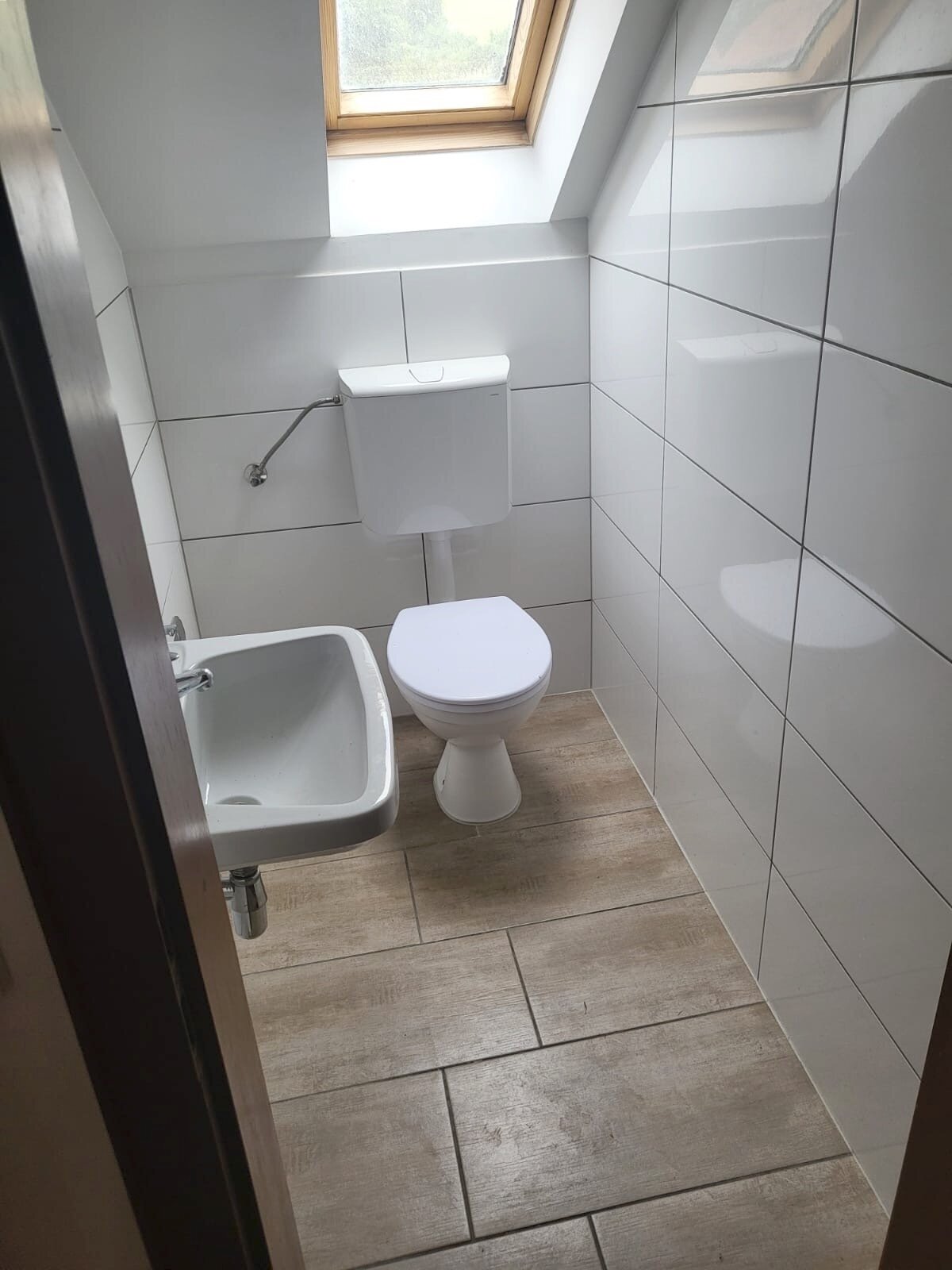 DG WC DG WC