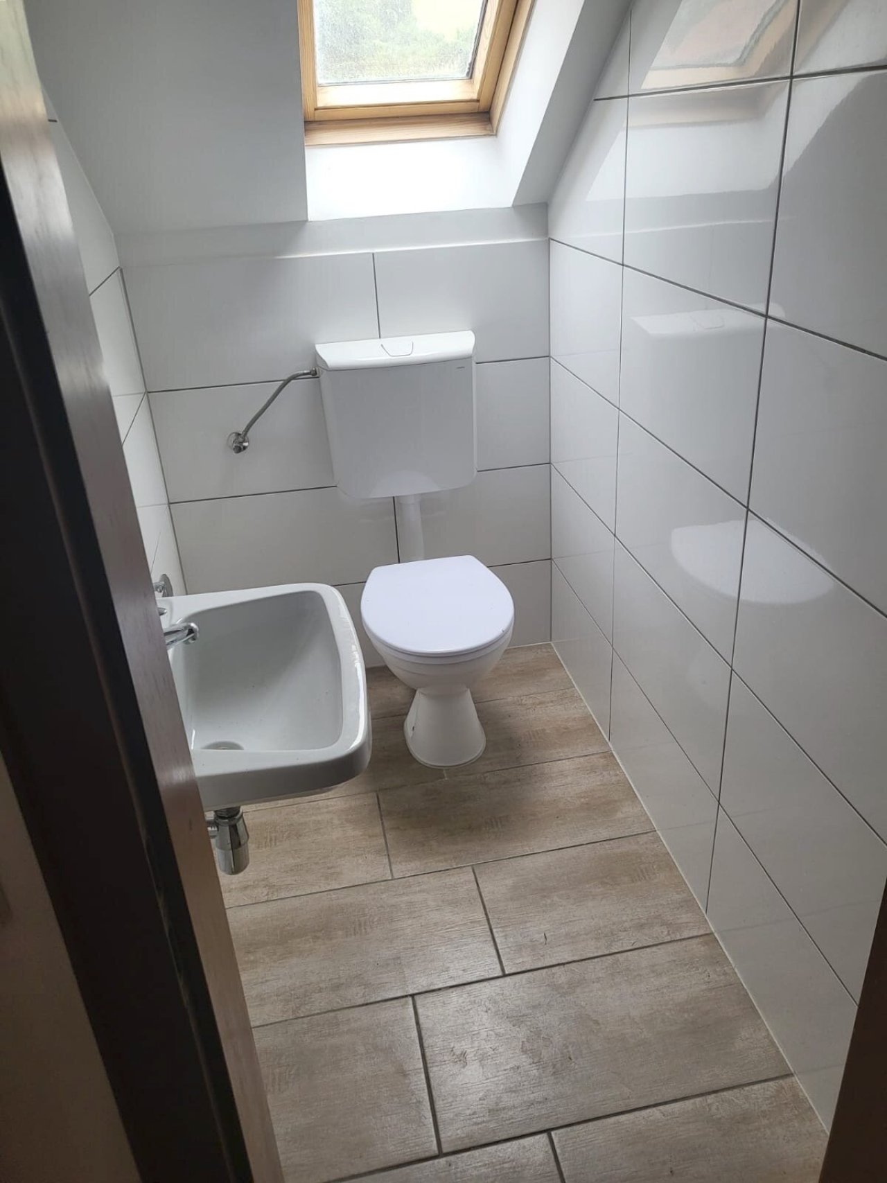 DG WC DG WC