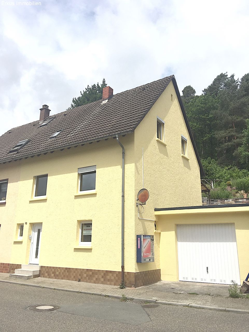 Waldfischbach-Burgalben: **Gepflegte Doppelhaushälfte mit sonnigem Garten***  Waldfischbach-Burgalben: **Gepflegte Doppelhaushälfte mit sonnigem Garten***